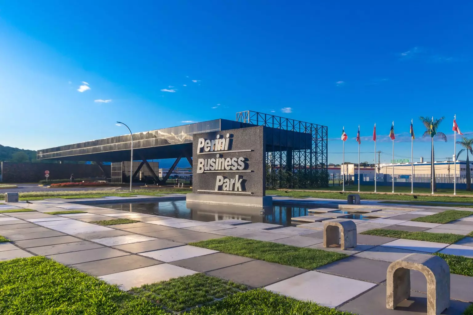 Portaria do Perini Business Park em Joinville, onde está a sede da Spectrochem